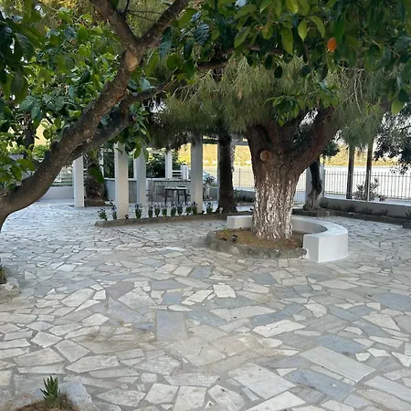 Evia Bay And Retreats Aparthotel