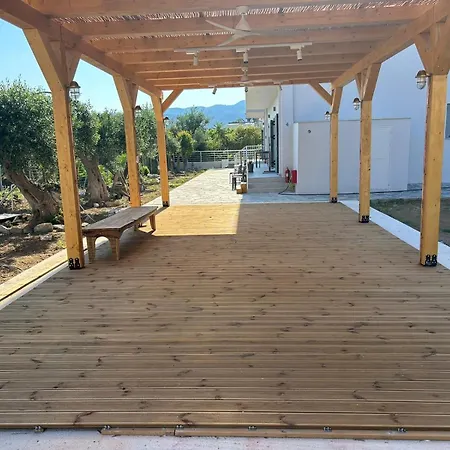Evia Bay And Retreats