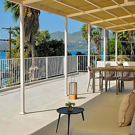 Апарт-отель Evia Bay And Retreats