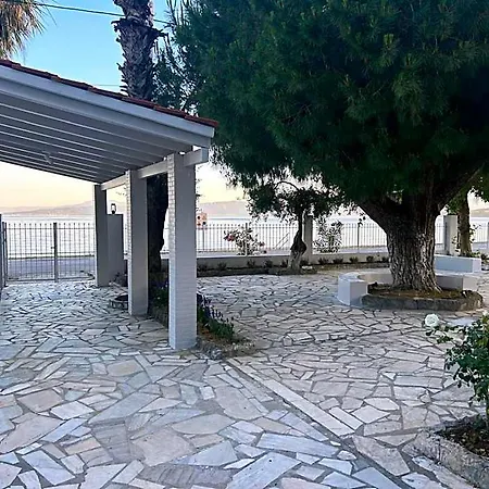 Evia Bay And Retreats Апарт-отель Эдипсос