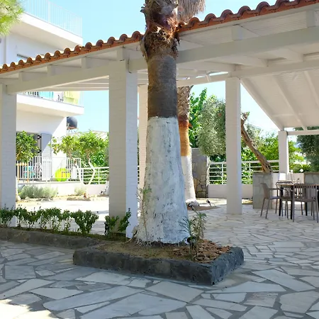 Aparthotel Evia Bay And Retreats