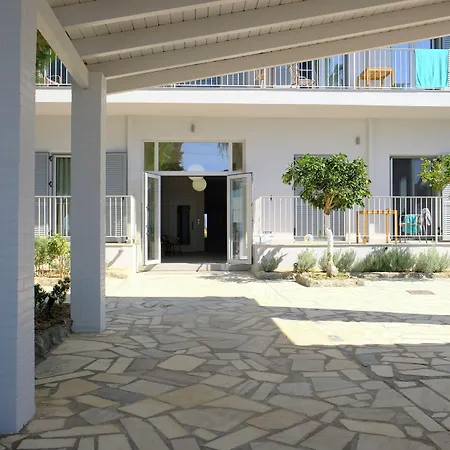 Evia Bay And Retreats Aparthotel